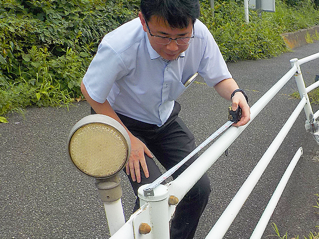 ガードパイプの損害調査